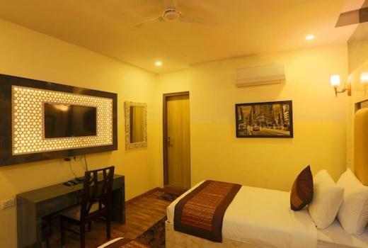 Hotel Plazzo Yeni Delhi Dış mekan fotoğraf